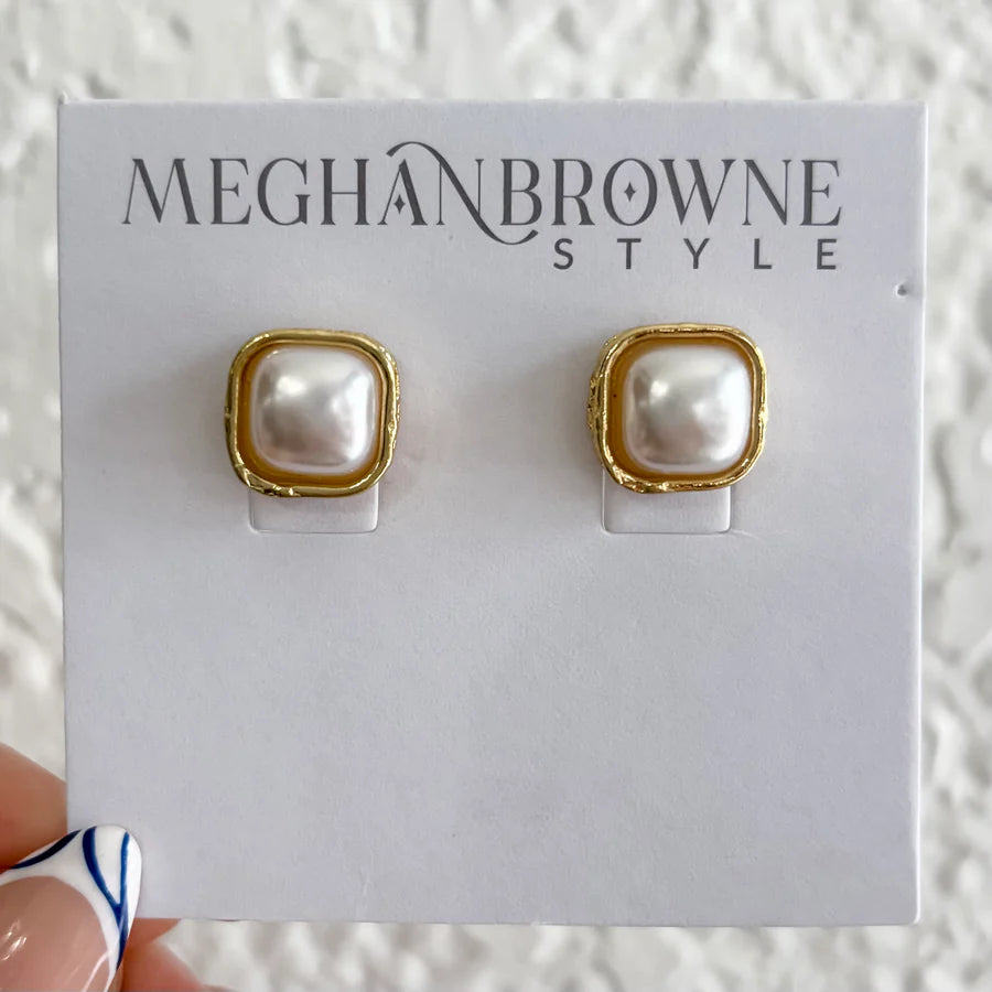 Riot Earring, Pearl