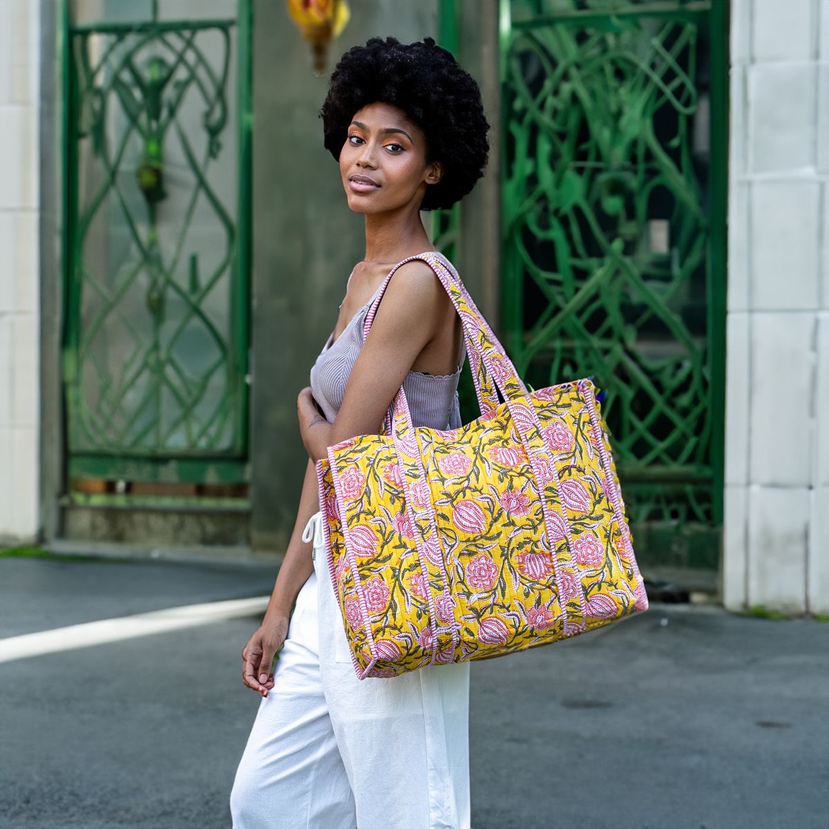 Quilted Tote Bag - Bright Dahlias