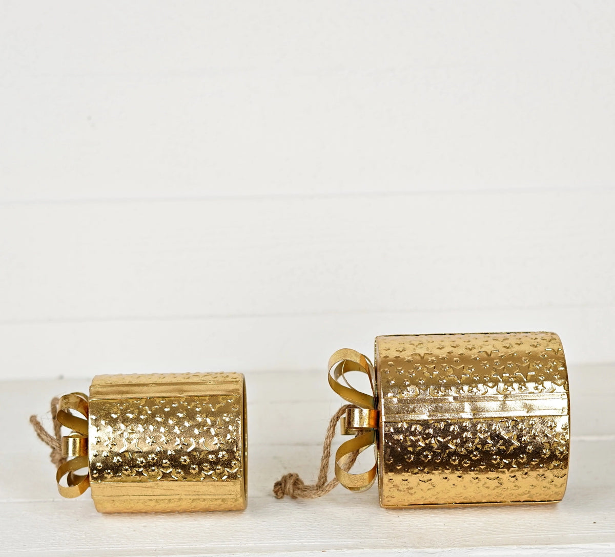 Dazzling Gold Metal Round Gift Box
